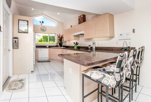 Fridge, microwave, oven, stovetop - SWISS 61 - Lake Denise (Clermont)