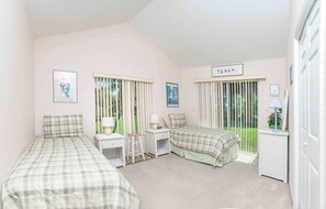 3 bedrooms, iron/ironing board, WiFi, bed sheets - SWISS 61 - Lake Denise (Clermont)
