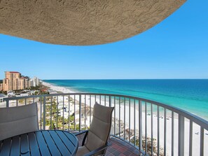 Outdoor dining - Free Beach Service, 16th Floor Views, On-Site Check In (Miramar Beach)
