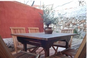 Outdoor dining - La Noguera de Socasa for 14 people (Brihuega)