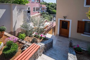 Terrace/patio - Apartment IVA with a sea view (Krk)