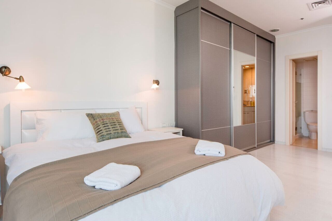 2 chambres, fer et planche à repasser, accès au Wi-Fi (inclus)