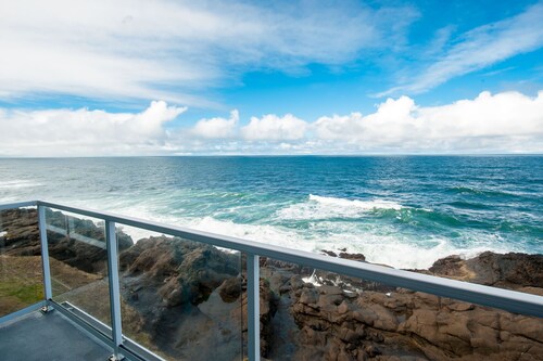 Promo! Corner, Top Floor Oceanfront Condo-Hot Tub/Wifi/Indoor Pool/HDTV &More!