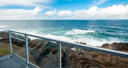 Promo! Corner, Top Floor Oceanfront Condo-Hot Tub/Wifi/Indoor Pool/HDTV &More!