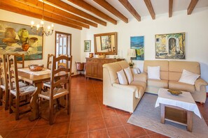 Televisio, takka, DVD-soitin