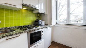 Coffee/tea maker, fridge, microwave, toaster - Castelo Stylish Flat (C24) (Lisboa ciudad)