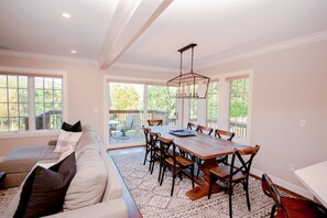 Televisor intel·ligent, llar de foc i reproductor de DVD 