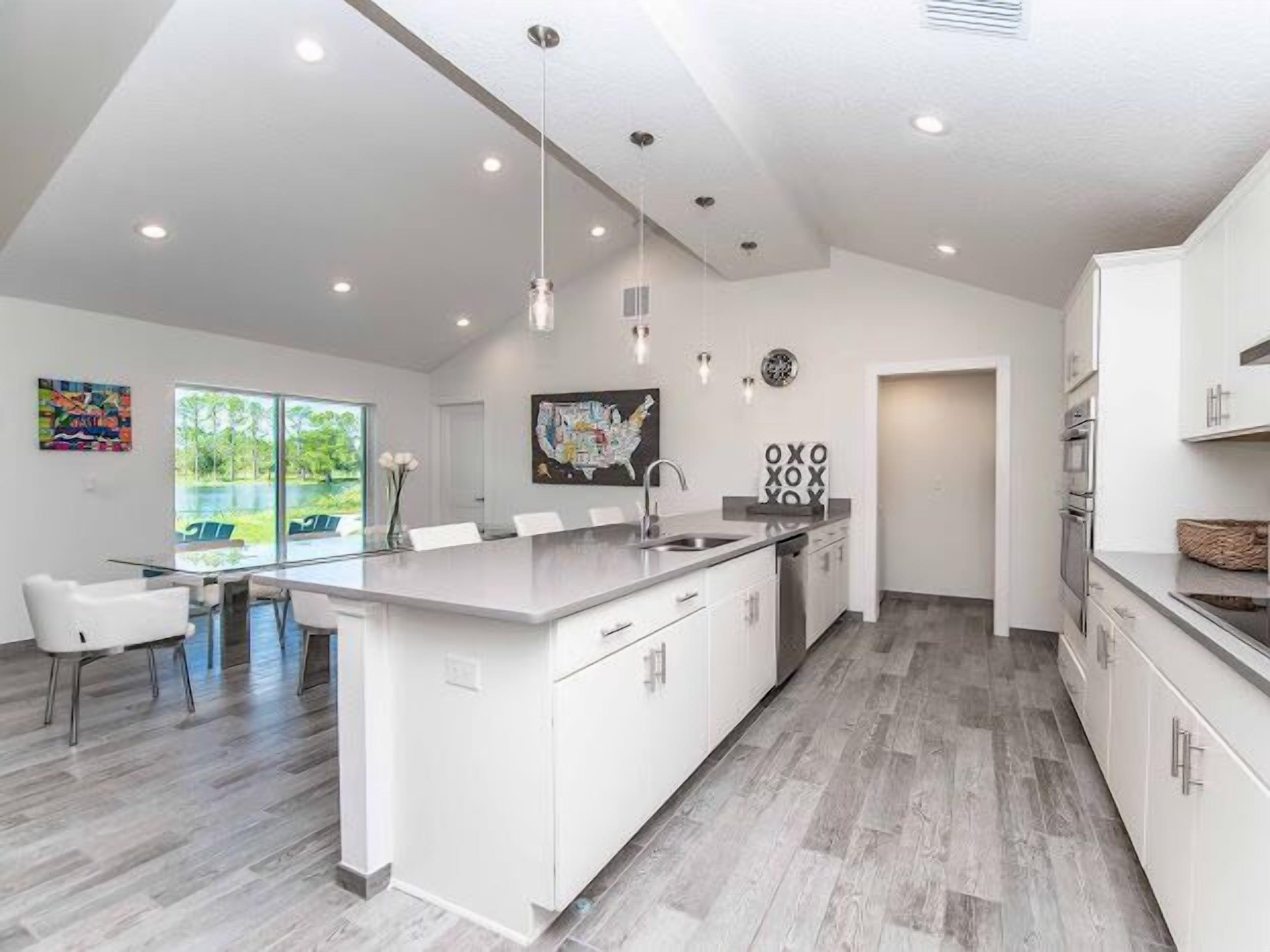 ثلاجة، ميكروويف، فرن، موقد طهي مسطح