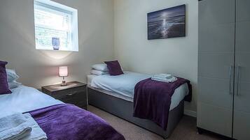 3 bedrooms, iron/ironing board, Internet, bed sheets