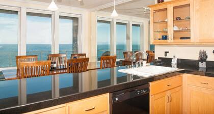 * Promo!* Kolmen makuuhuoneen Oceanfront Condo, WiFi, HDTV, poreallas ja uima-allas