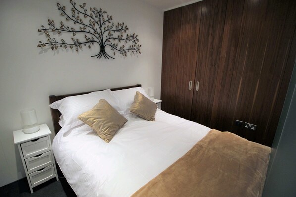 1 bedroom, iron/ironing board, Internet, bed sheets