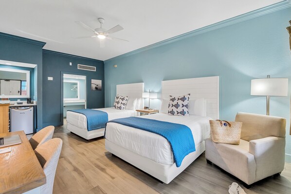 1 bedroom, desk, iron/ironing board, free WiFi - Dog Friendly Hotel-Books Fast-Across from the Beach (Destin)