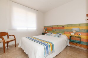 2 chambres, fer et planche à repasser, Wi-Fi gratuit, draps fournis