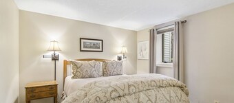 Ski-in/Ski-out Lodge Condo at Toll House Lift