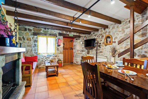 Dining - Lorences Rural Apartments for 2 people (Somiedo)