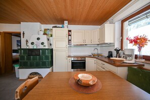 Fridge, microwave, oven, coffee/tea maker
