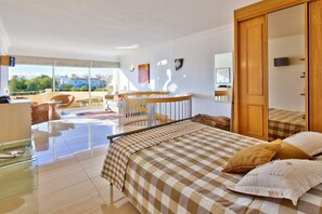 2 bedrooms, iron/ironing board, travel crib, free WiFi