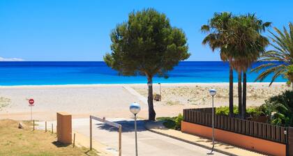 Beachfront apartment perfect for small families · UHC ARCO DEL SOL 165
