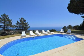 Pool - Club Villamar - Modern, spaciously designed holiday villa that can accommodate 17 people, with pr... (Lloret de Mar)