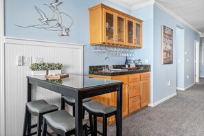 Dining - Promo! Second Floor Oceanfront Condo with Pool, Hot Tub, Wifi and Much More! (Depoe Bay)