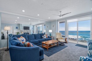 スマートテレビ、暖炉、DVD プレーヤー、書庫