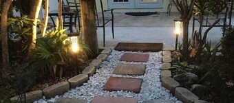 Bougainvillea Cottage (Peggy's Retreat)