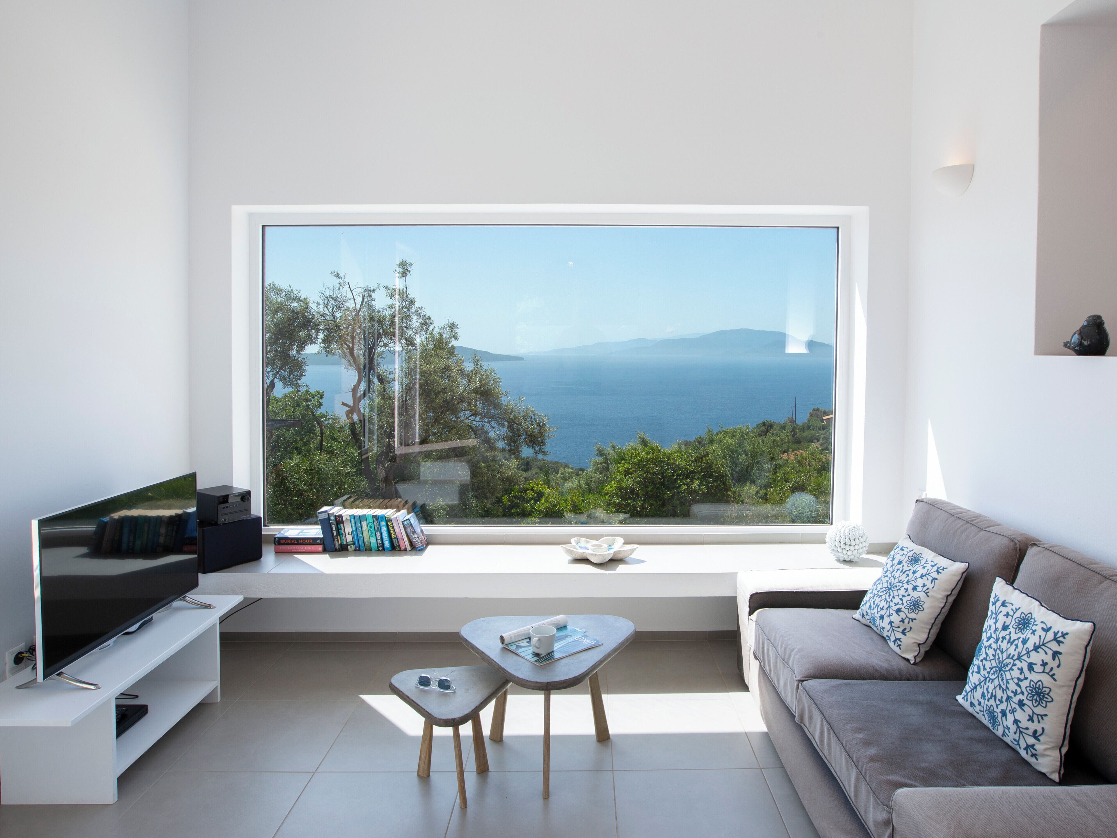 Tv, dvd-afspiller, stereoanlæg