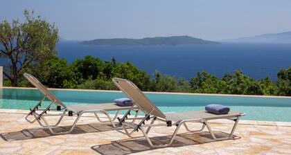 Villa Nisi superbe vue mer piscine Ă debordement WIFI