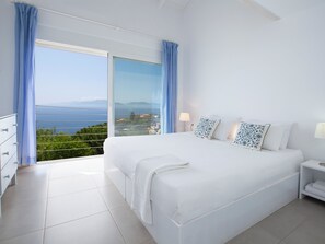 3 عدّة غرف نوم ومكواة/لوح كي وواي فاي وملاءات أسرّة