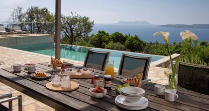 Villa NISI – Stylish Sea-View Retreat with Pool & Easy Access