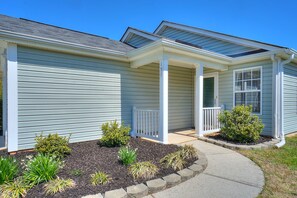 Exterior - Family Friendly Retreat in Mooresville, NC (Mooresville)