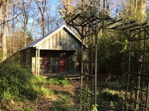 Exterior - Rustic/Modern Artist CABIN in the WOODS (Saint Francisville)