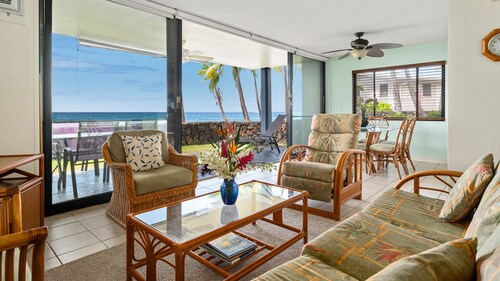 Incredible & Spacious Oceanfront Condo 🏝️ Walking Distance to Beach and Town!🩴 Kona Reef D-8