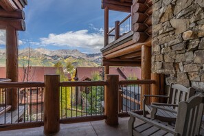 Terrace/patio - TRISTANT 115- Luxury Townhome, Mountain Village, Easy Ski Access, Gym & Hot Tub (Mountain Village)