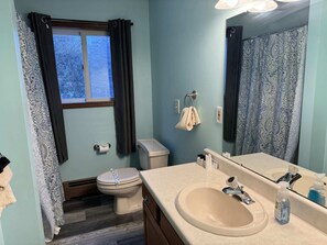 Shower, hair dryer - Sandpiper Too Summary (Lewiston)