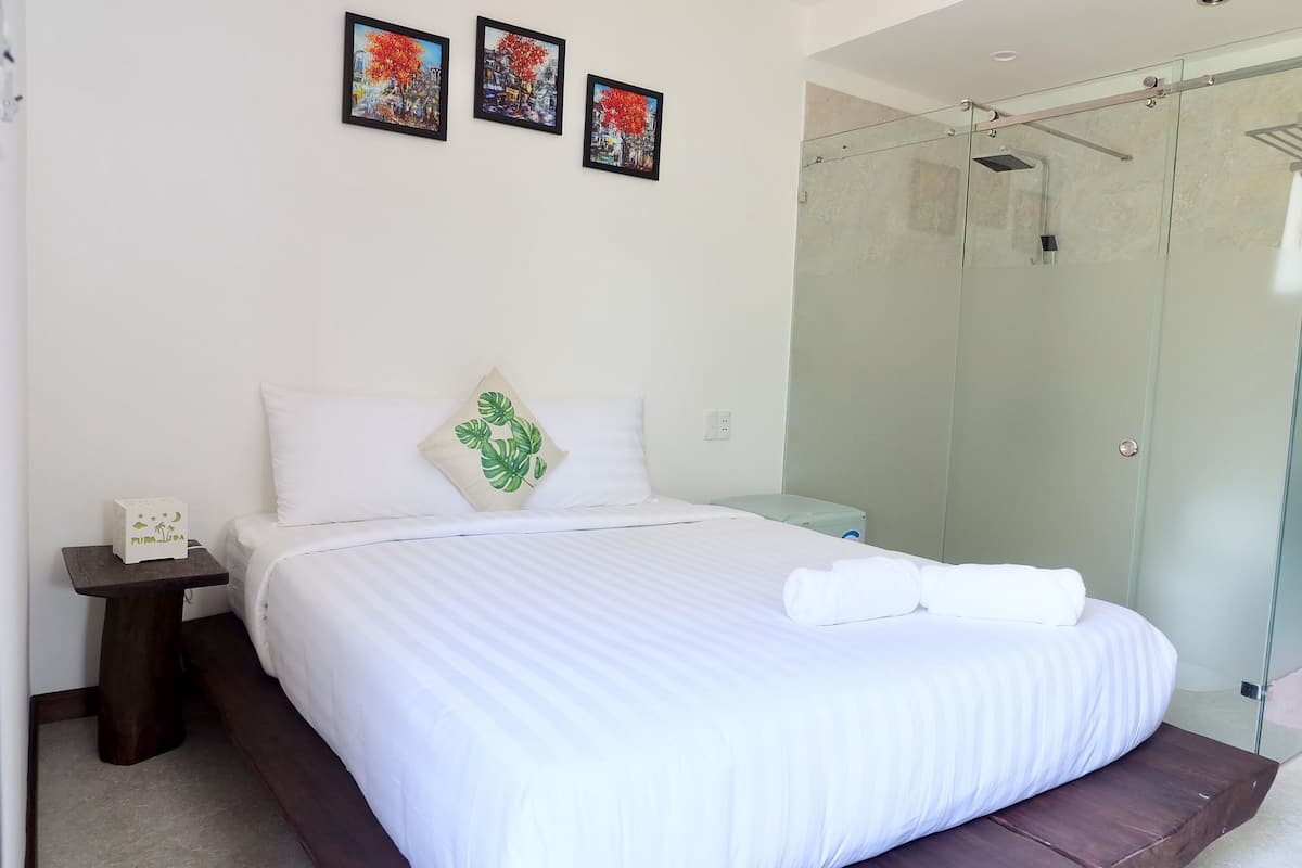 Deluxe Single Room | Minibar, desk, blackout drapes, soundproofing