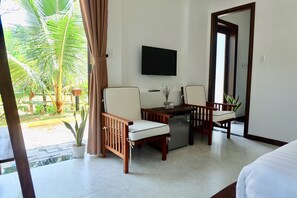 Connecting Room | Minibar, desk, blackout drapes, soundproofing - Puravida Villa (Da Nang)