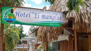 Property entrance - Hotel El Manglar (Bacalar)