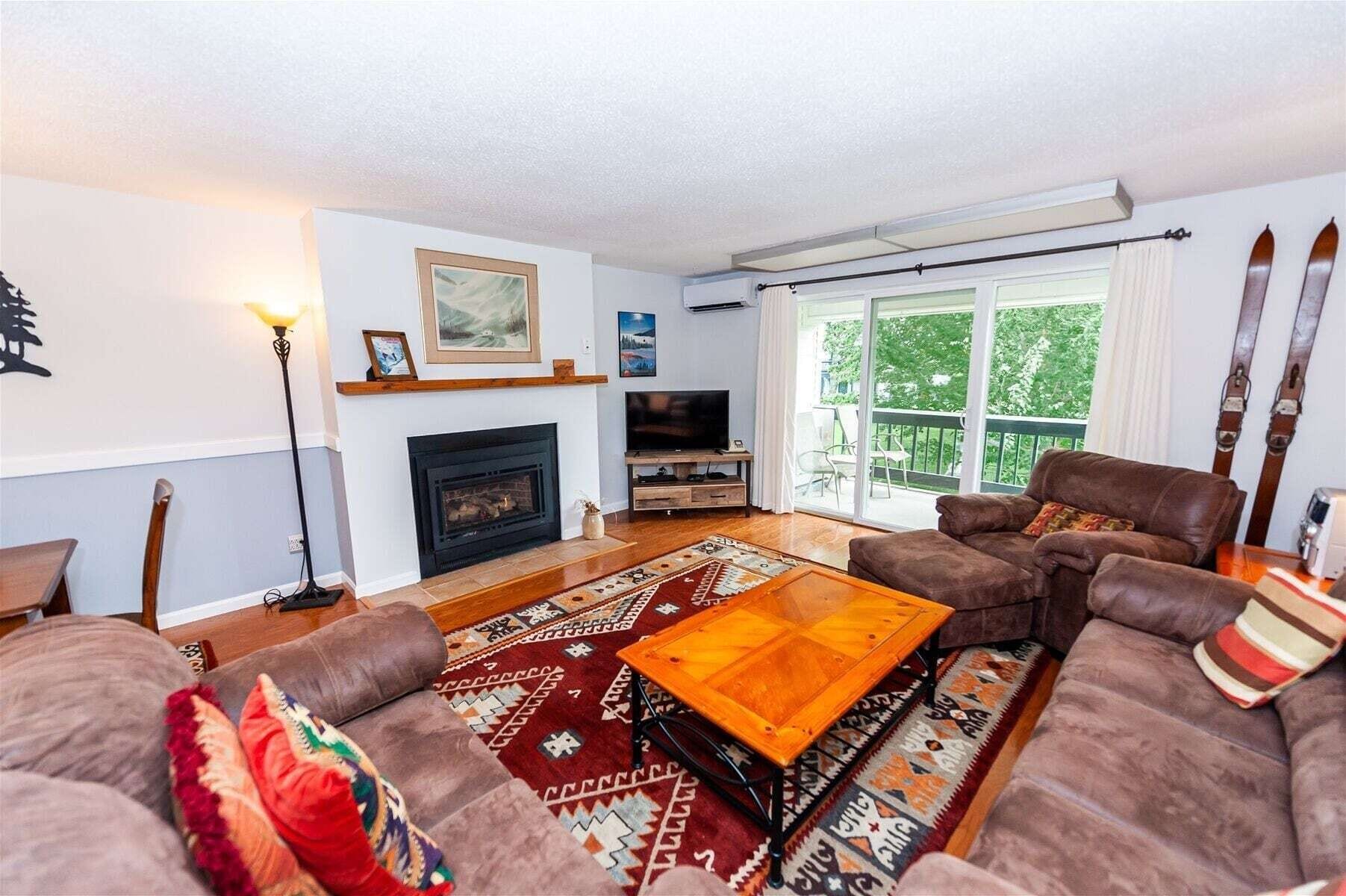 Smart TV, fireplace, DVD player