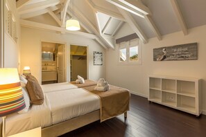 4 bedrooms, in-room safe, iron/ironing board, free WiFi - Areca Palm - luxury villa with private pool, sea and countryside views (Le Vauclin)