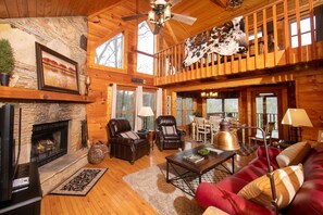 Televisión, chimenea, reproductor de DVD y tenis de mesa 