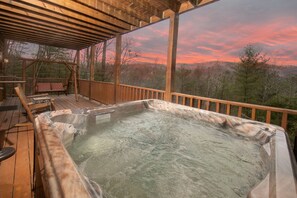 Outdoor spa tub - Mountain Views, Beautiful Deck, Hot Tub! Resort Pool, Fishing & Putt Putt (Sevierville)