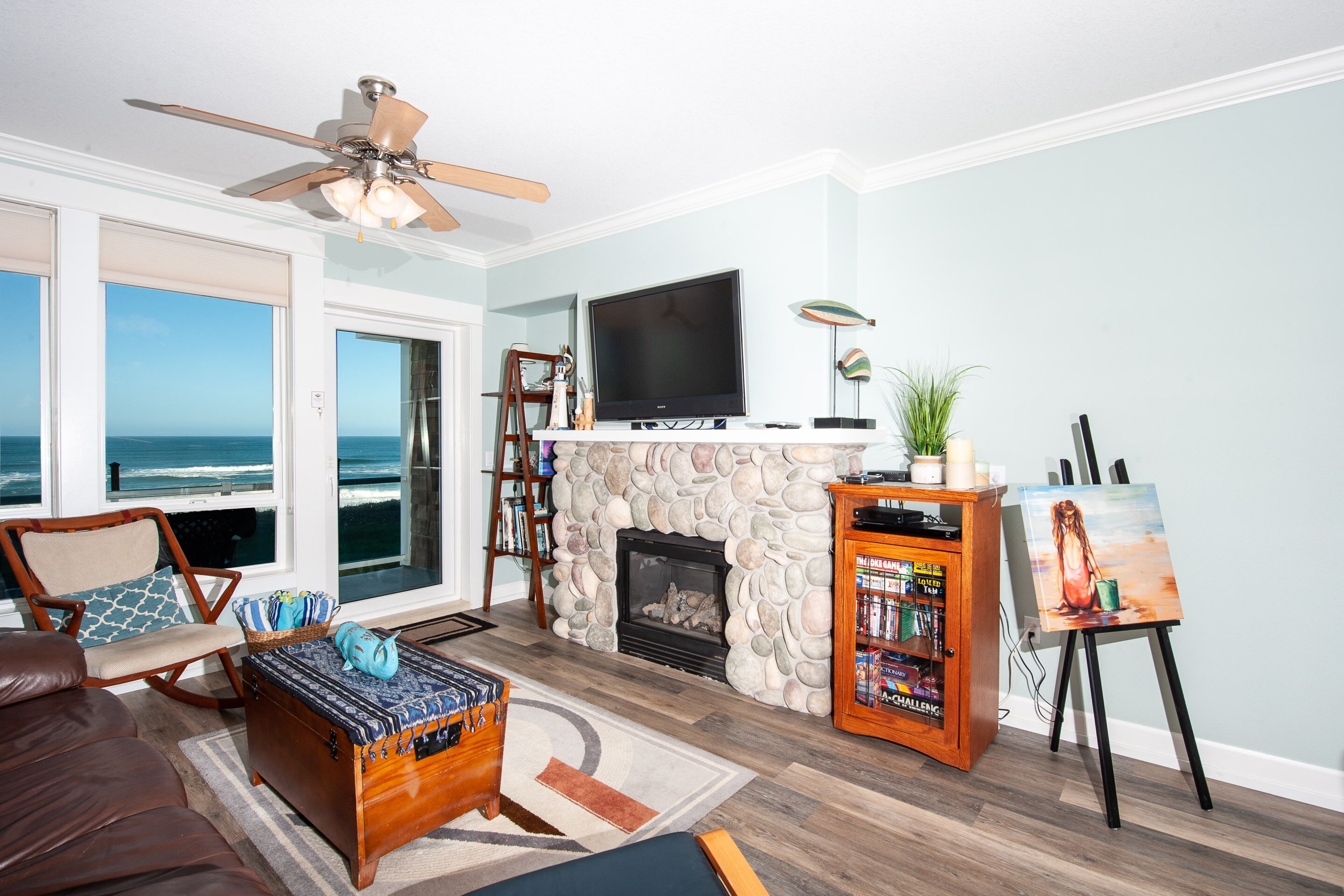 Promo! Stunning Oceanfront Condo-Private Hot Tub, WiFi, Indoor Pool & HDTV!