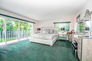 4 bedrooms, iron/ironing board, WiFi, bed sheets - SWISS 41 - Golf Course (Clermont)