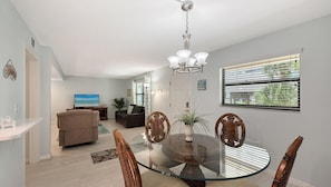Interior - Siesta Key Beachfront Vacation Condo - great value and many amenities! (Sarasota)