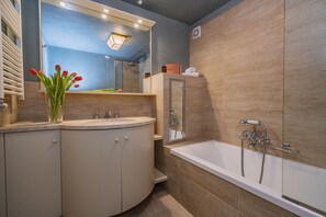 Badewanne, Haartrockner