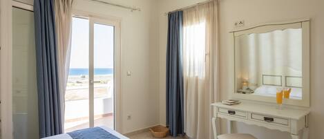 2 bedrooms, iron/ironing board, internet, bed sheets