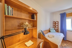 2 Schlafzimmer, Schreibtisch, BĂŒgeleisen/BĂŒgelbrett, kostenloses WLAN