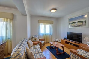 Smart TV, libri, impianto stereo