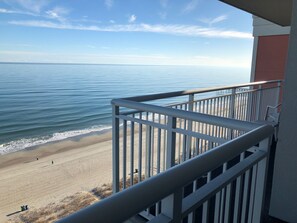 Property grounds - Beachfront 2-bedroom condo steps to Myrtle Beach Boardwalk (Myrtle Beach)